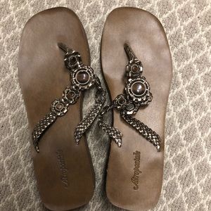 Aeropostale Flip Flops size 8